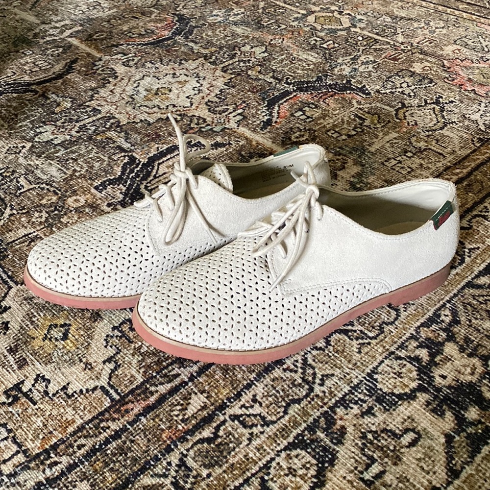 Bass Ellis Suede 8.5 Women’s perforated Oxfords